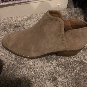 Beige suede boots
